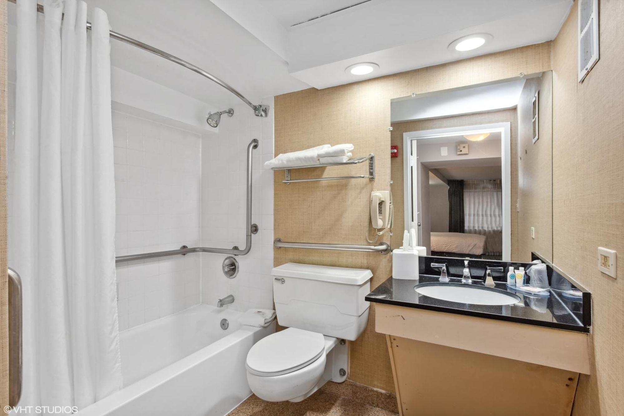 Comfort Inn & Suites Baltimore Inner Harbor Extérieur photo
