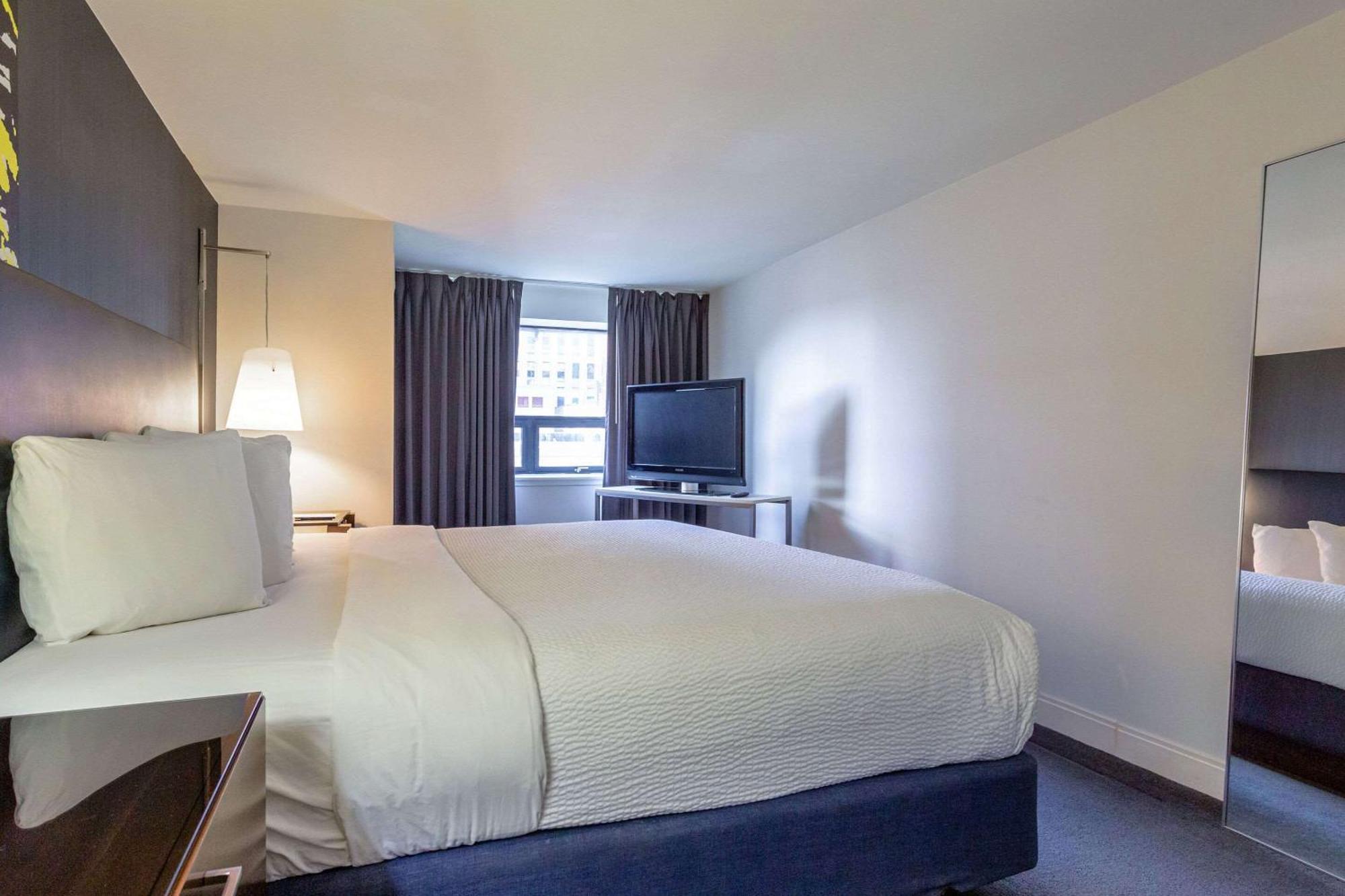 Comfort Inn & Suites Baltimore Inner Harbor Extérieur photo