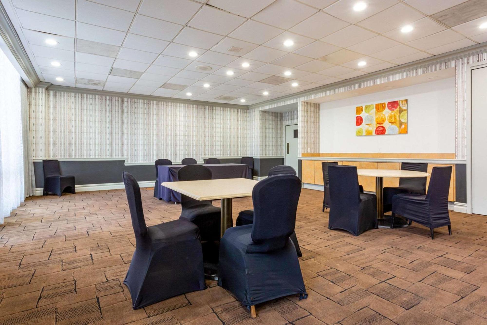 Comfort Inn & Suites Baltimore Inner Harbor Extérieur photo