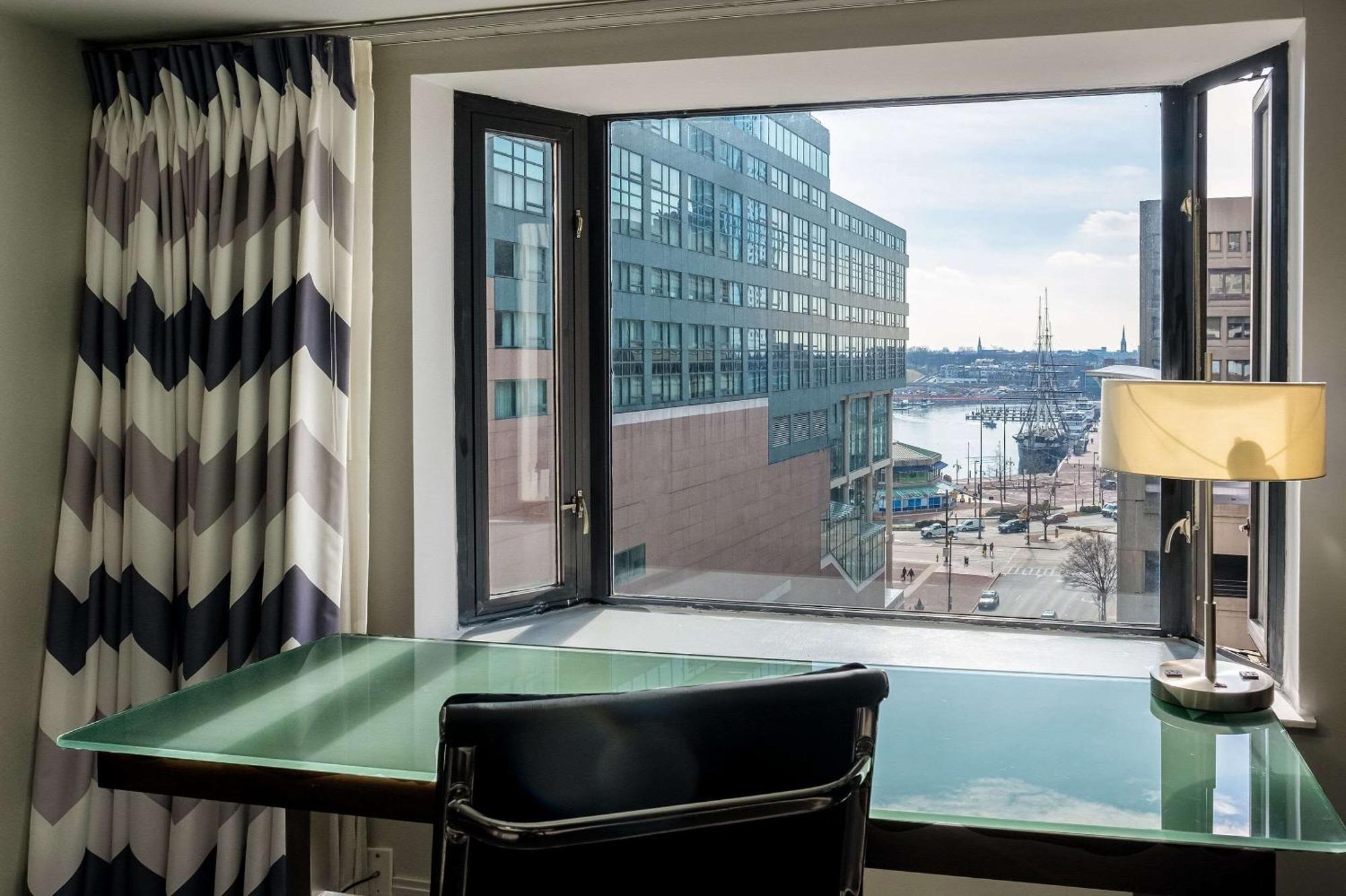Comfort Inn & Suites Baltimore Inner Harbor Extérieur photo
