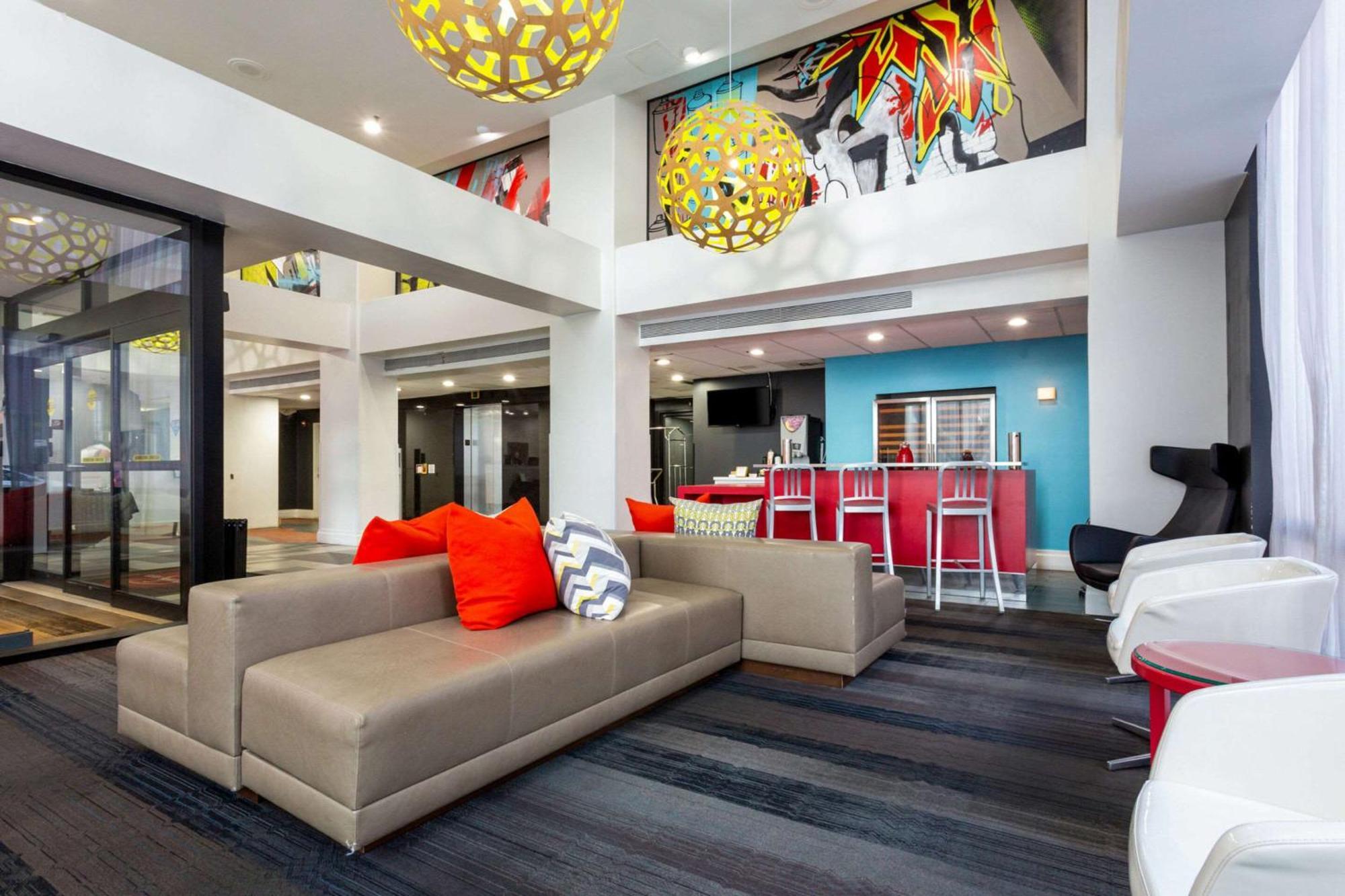 Comfort Inn & Suites Baltimore Inner Harbor Extérieur photo