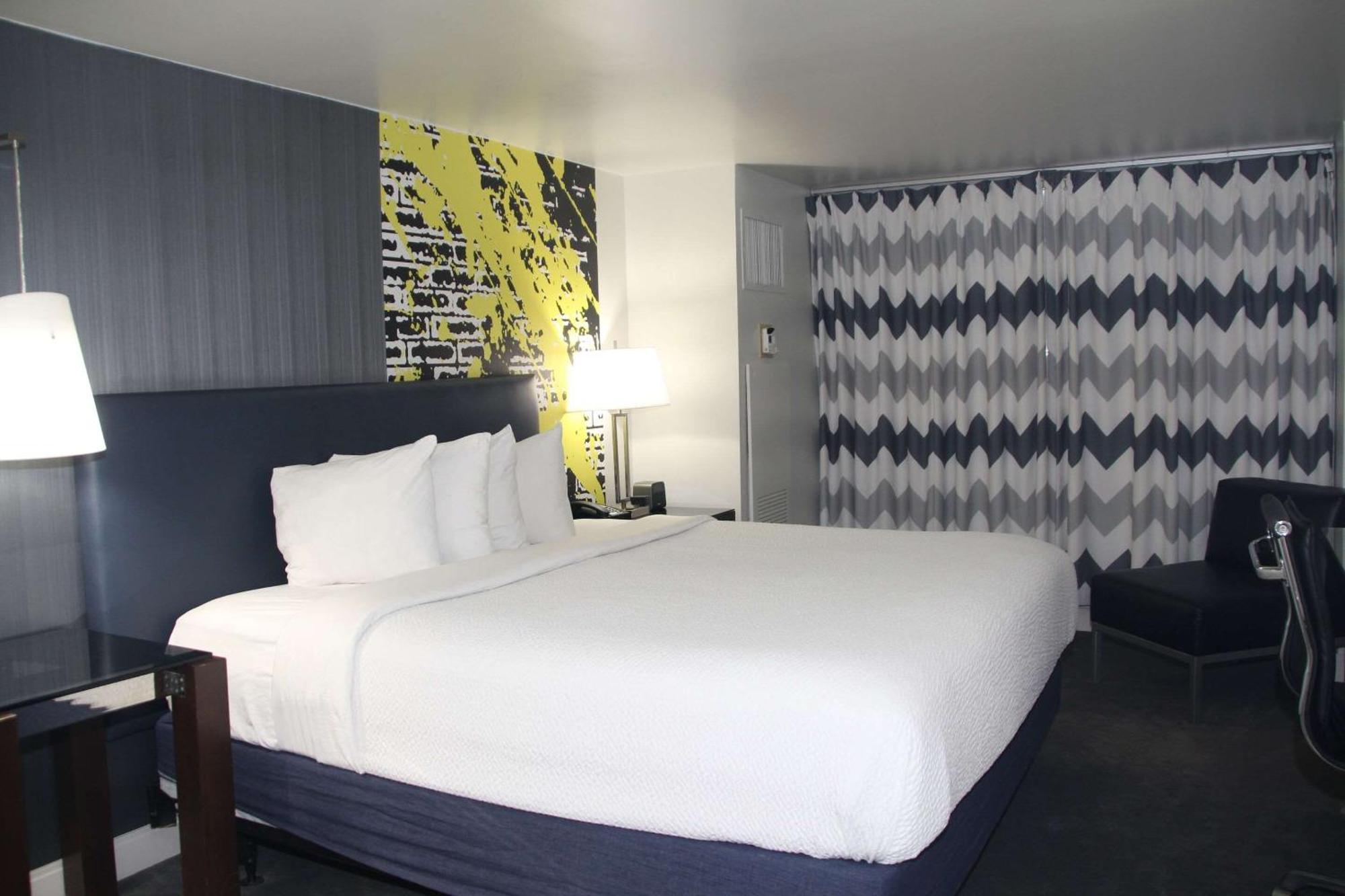 Comfort Inn & Suites Baltimore Inner Harbor Extérieur photo