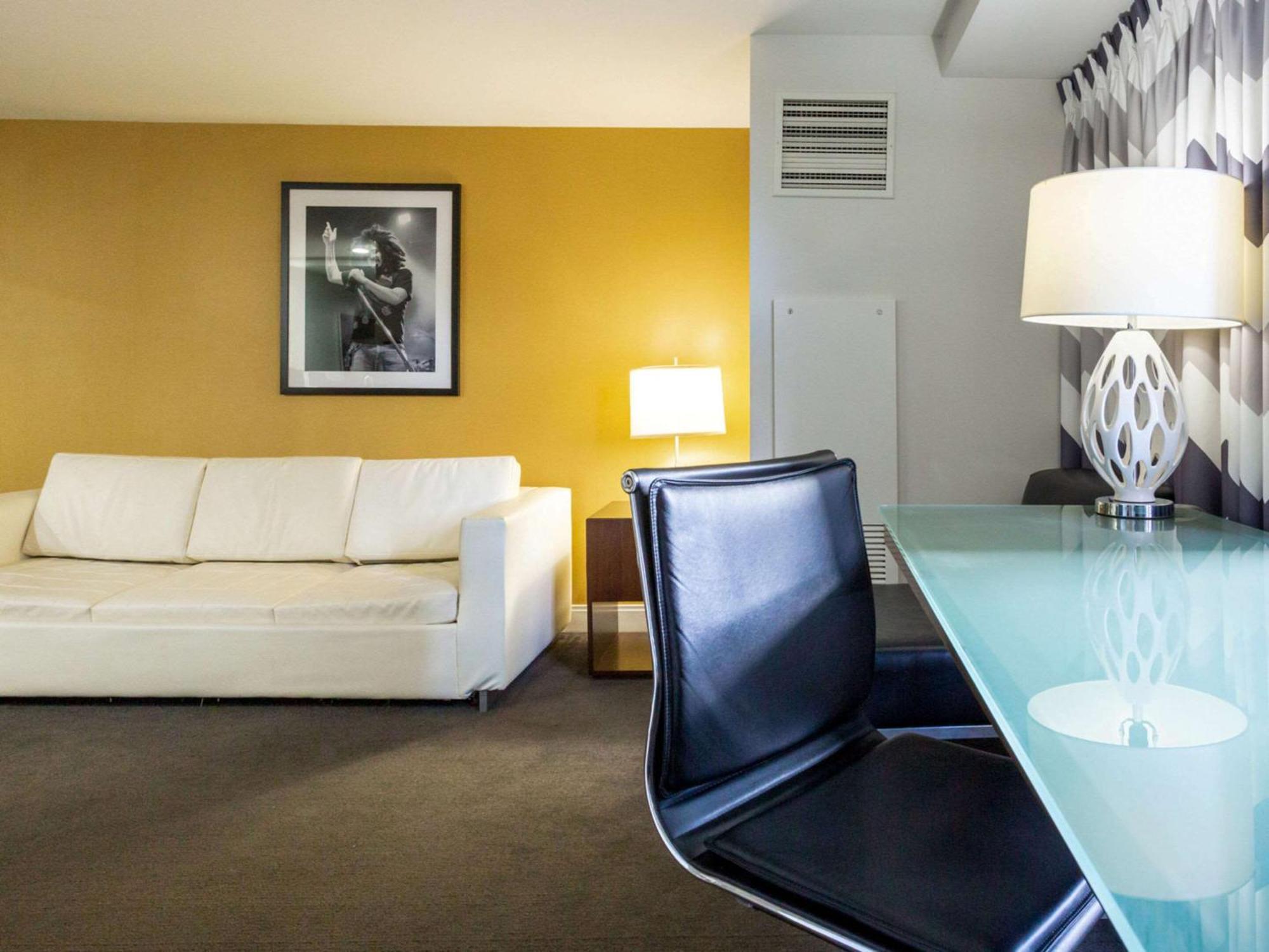 Comfort Inn & Suites Baltimore Inner Harbor Extérieur photo