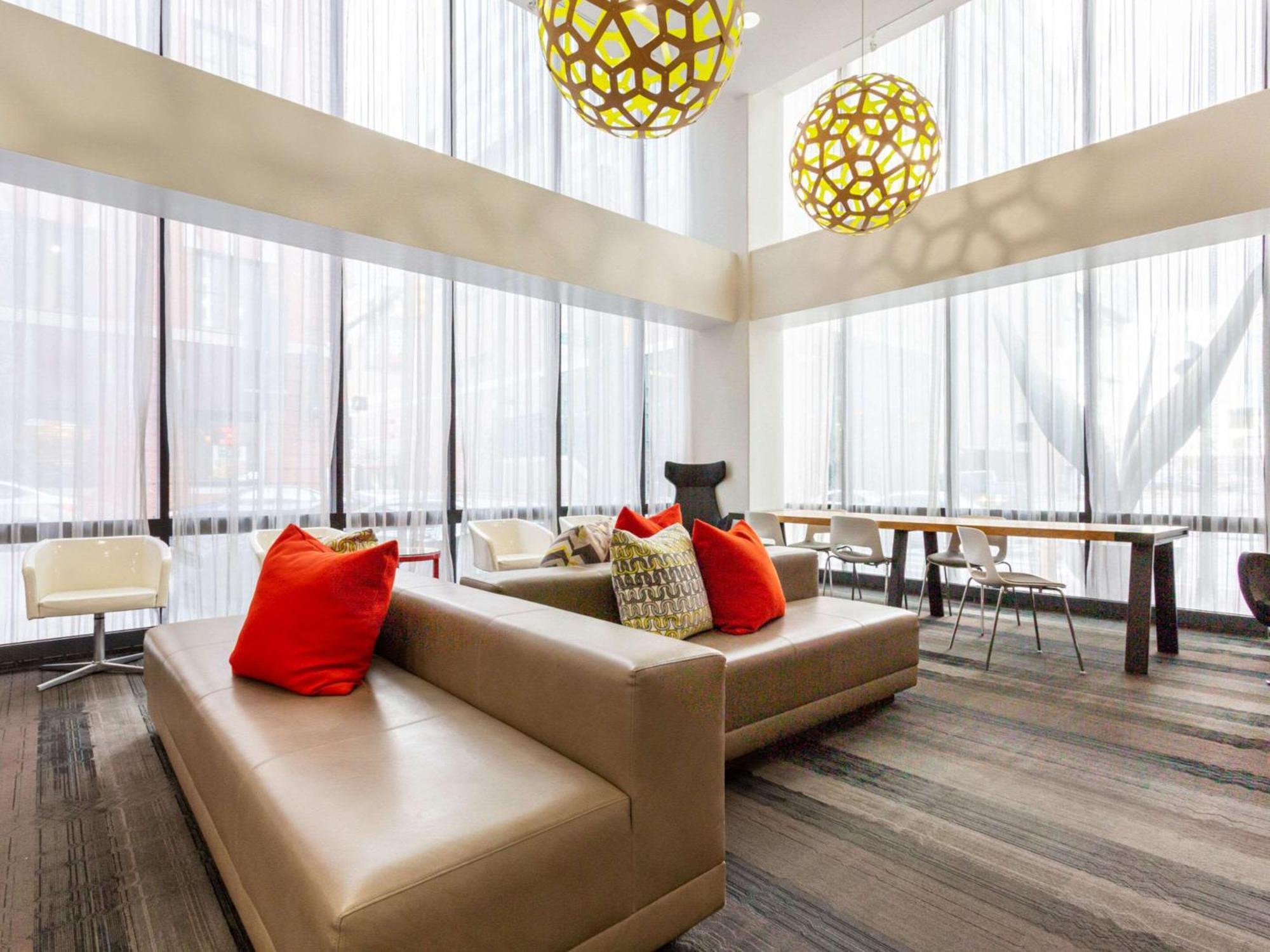 Comfort Inn & Suites Baltimore Inner Harbor Extérieur photo