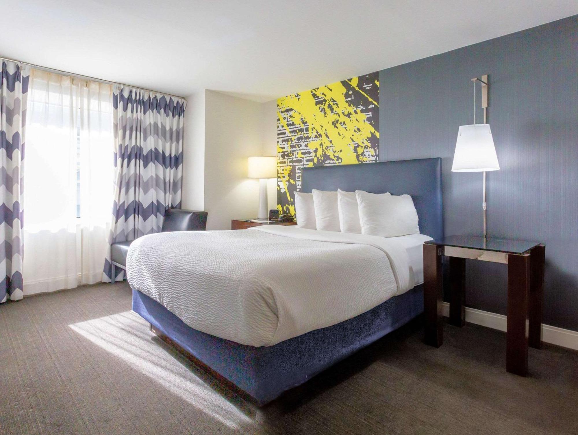 Comfort Inn & Suites Baltimore Inner Harbor Extérieur photo