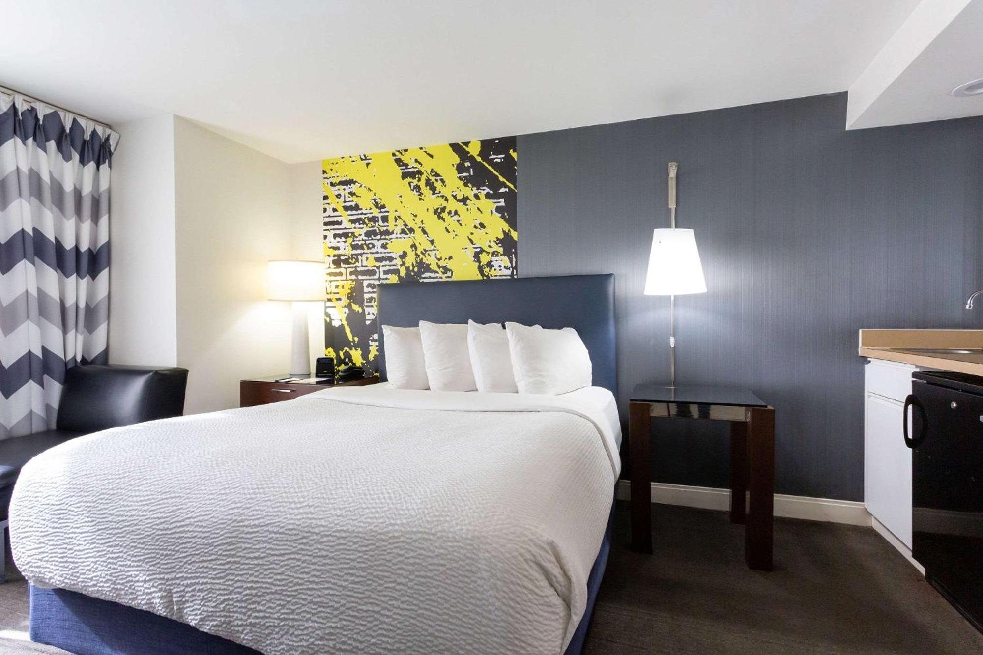 Comfort Inn & Suites Baltimore Inner Harbor Extérieur photo