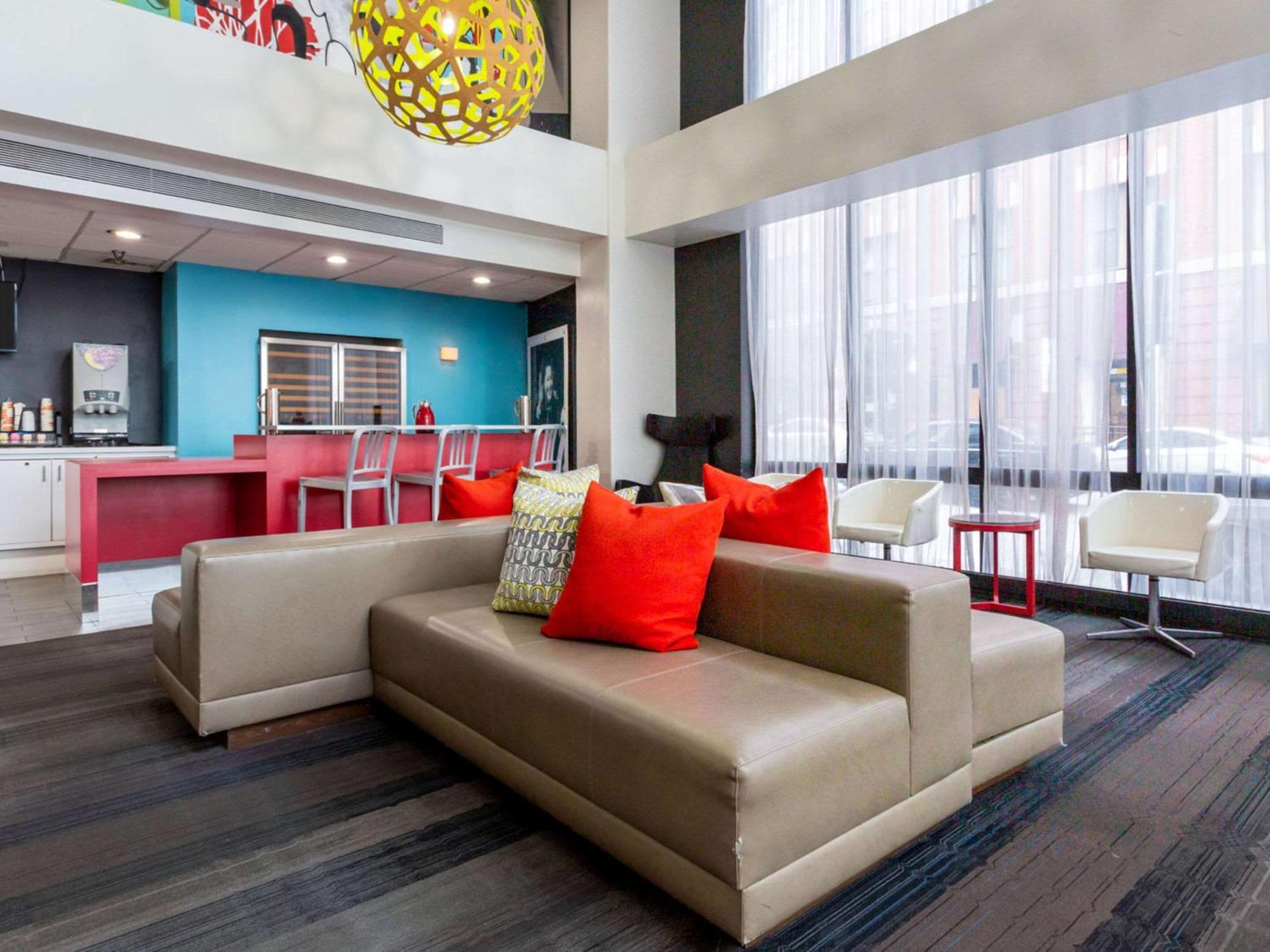 Comfort Inn & Suites Baltimore Inner Harbor Extérieur photo